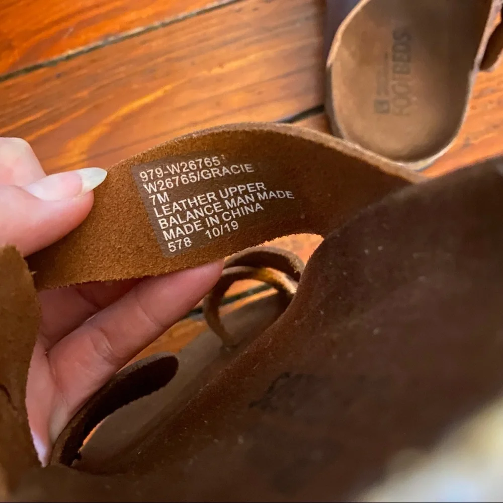 White Mountain Gracie Flat Sandal Brown Leather Size 7 Very Gently Loved